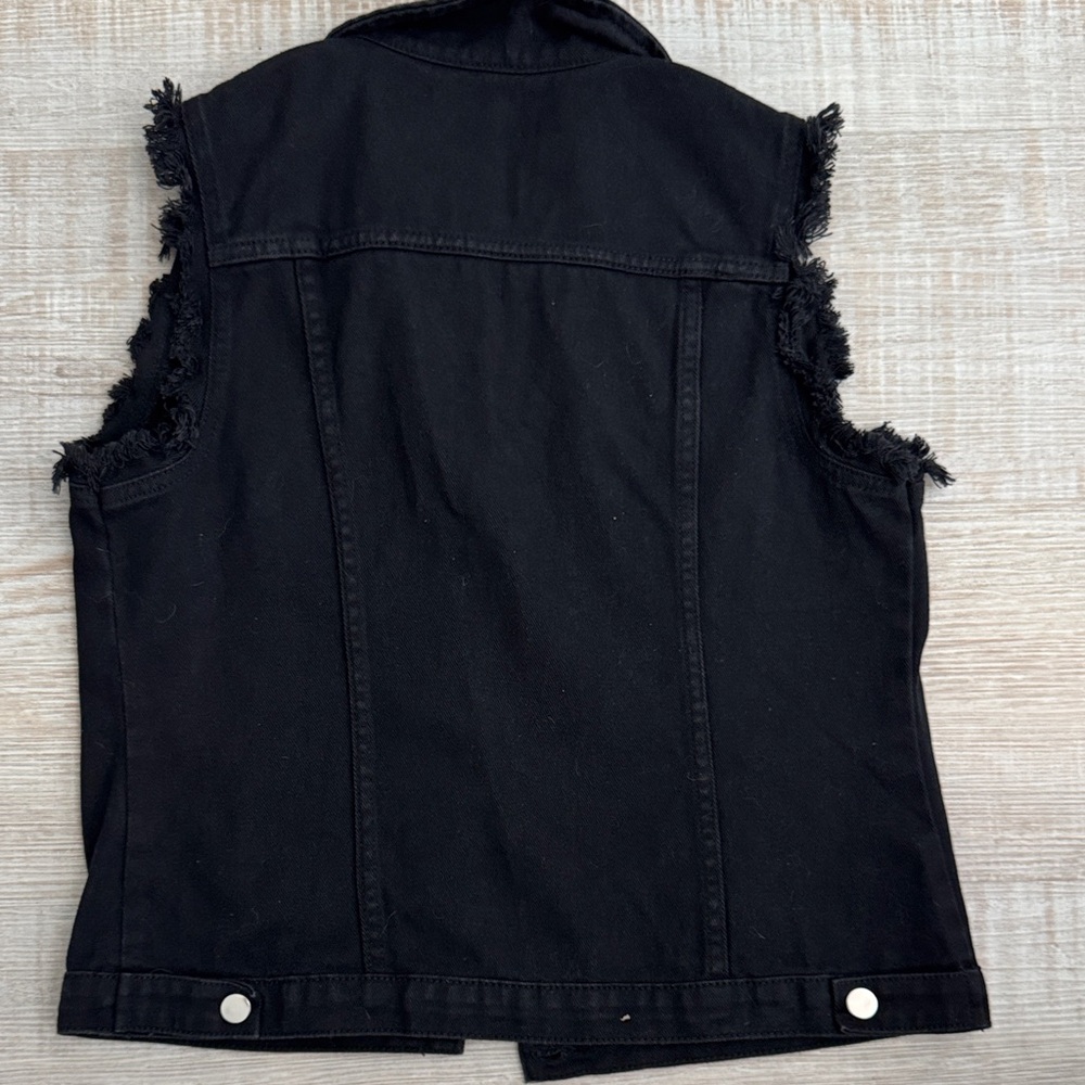 Stylish Black Frayed Denim Vest - Picture 2 of 2